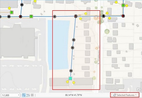 UNEA - NewServices - Found Pole 4571 - Annotated Esri Utility Network - Adding New Services to Your Network